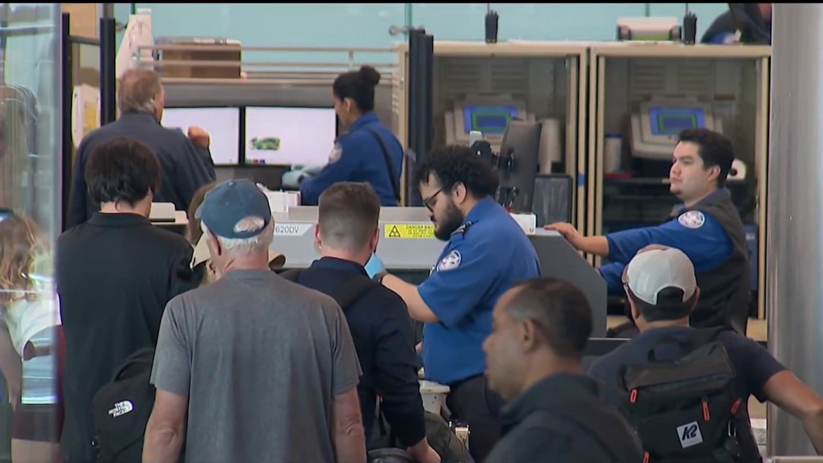 San Diego TSA's Unpaid Struggle Fuels Airport Line Chaos